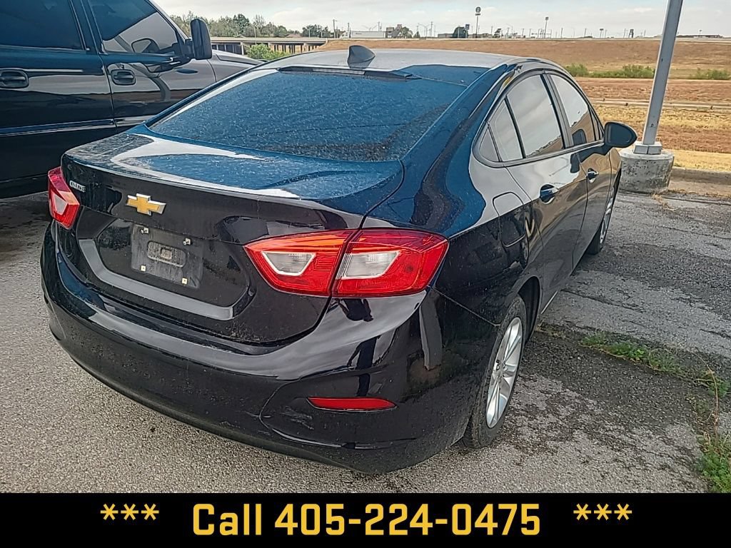 Used 2019 Chevrolet Cruze LS w/ LS Convenience Package FWD image 10
