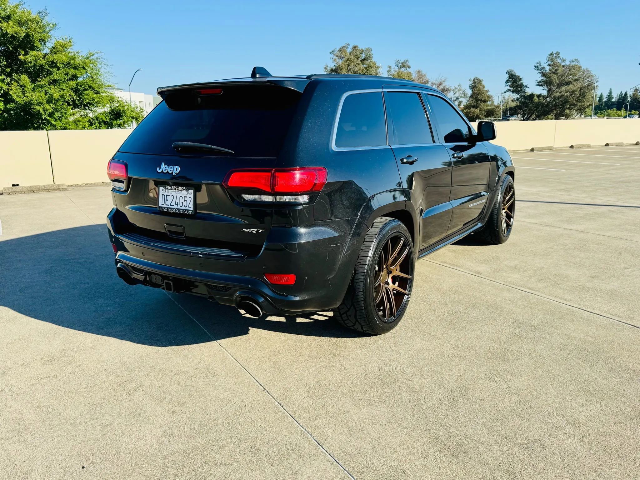 Used 2014 Jeep Grand Cherokee SRT8 w/ Luxury Group II AWD/4WD image 22