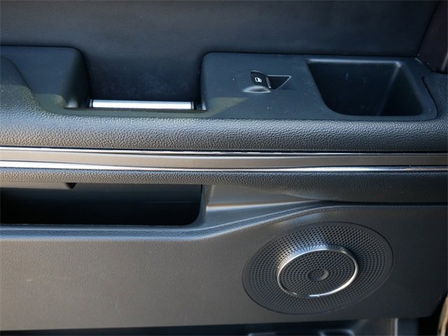 Used 2024 Ford Expedition XLT image 15