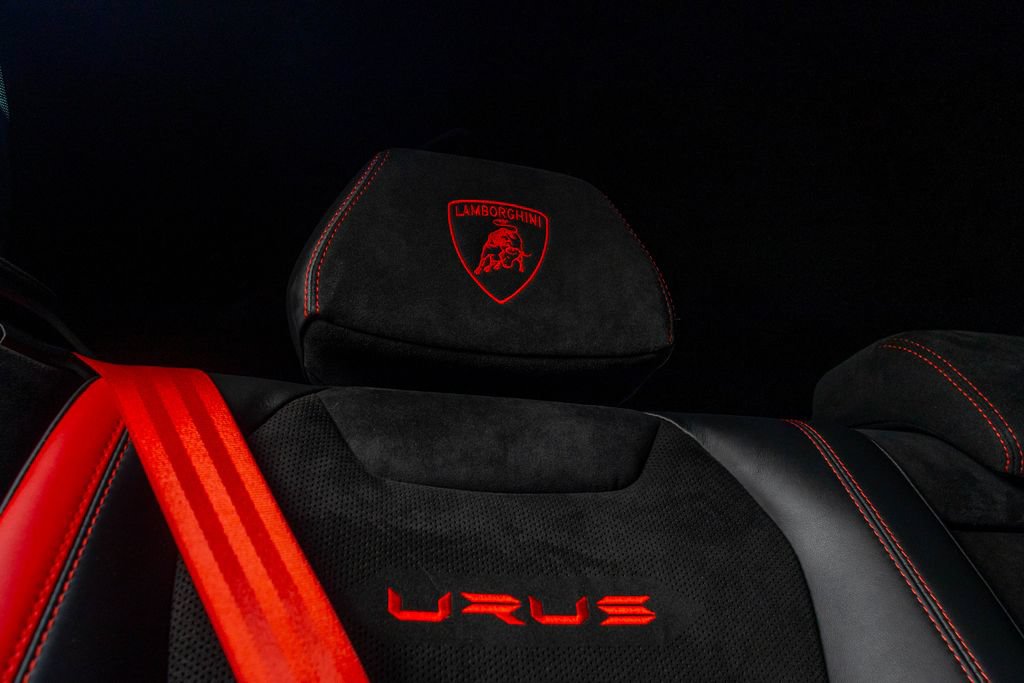 Used 2024 Lamborghini Urus Performante AWD/4WD image 81
