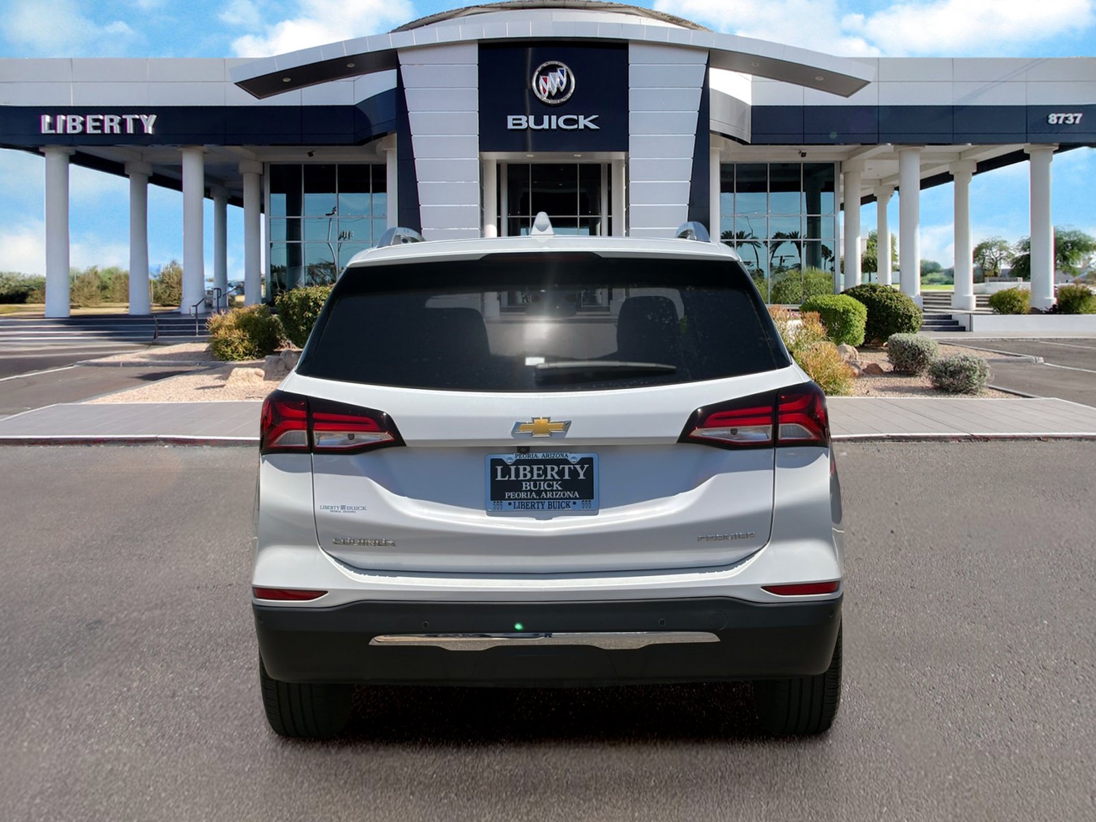 Used 2023 Chevrolet Equinox Premier FWD image 8