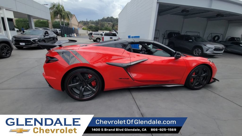 Used 2024 Chevrolet Corvette Z06 w/ Z07 Performance Package RWD image 8