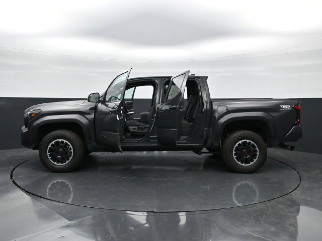 Used 2024 Toyota Tacoma TRD Off-Road AWD/4WD image 45