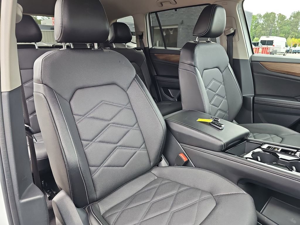 Used 2024 Volkswagen Atlas SE FWD image 14