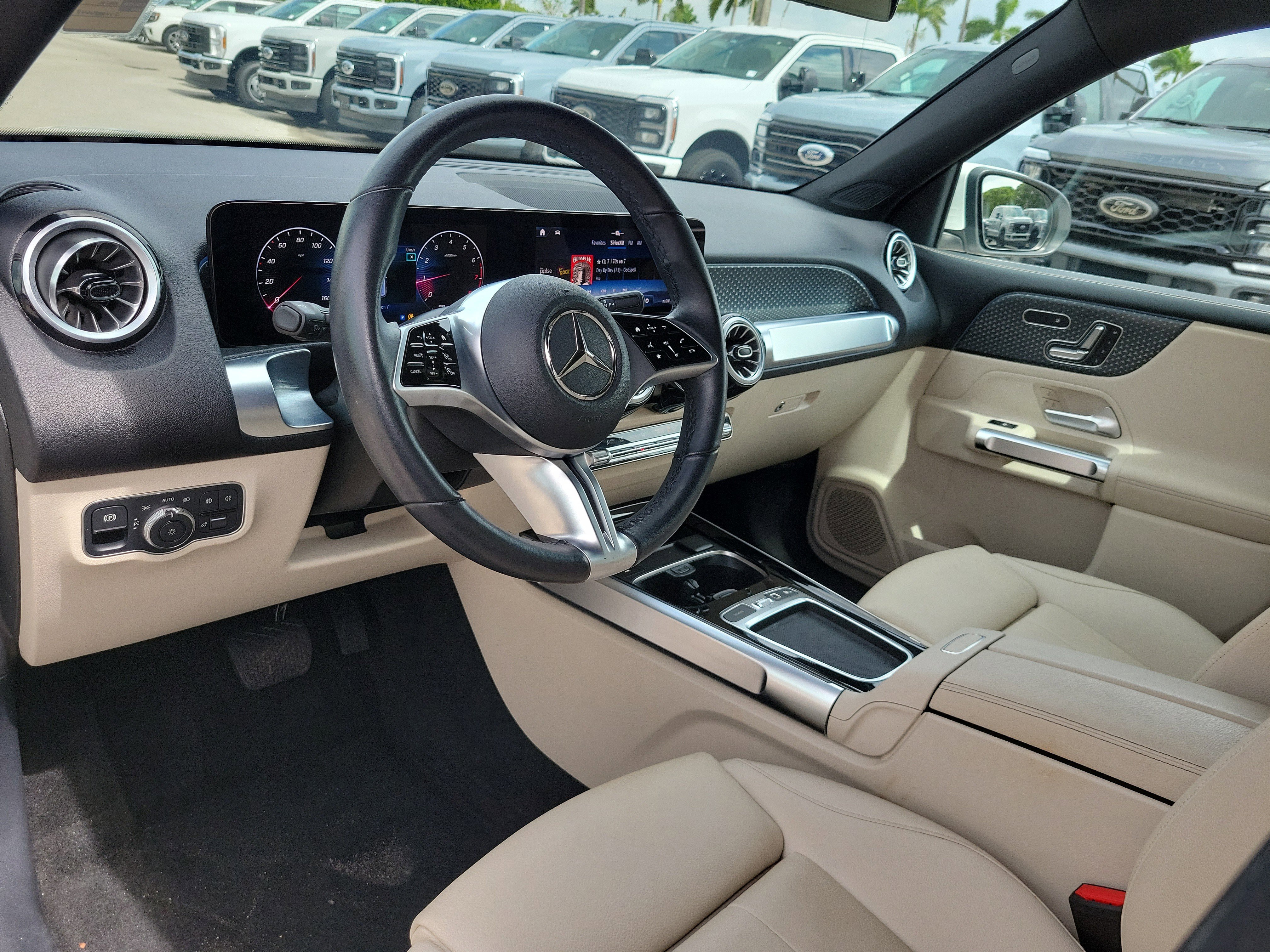 Used 2025 Mercedes-Benz GLB 250 image 9