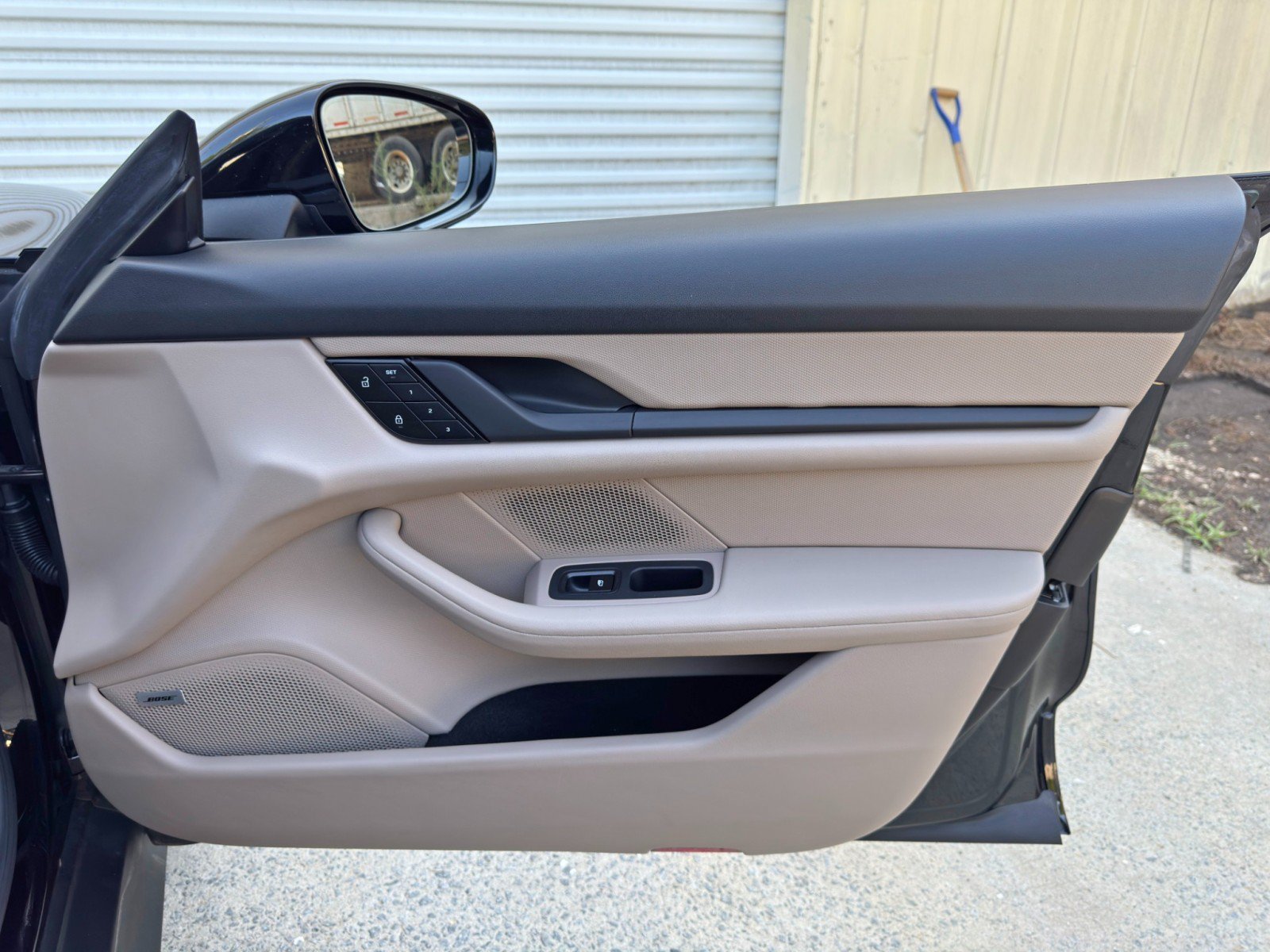 Used 2022 Porsche Taycan RWD image 45