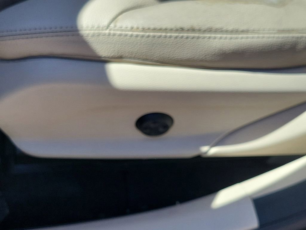 Used 2020 Mercedes-Benz GLC 300 4MATIC image 26