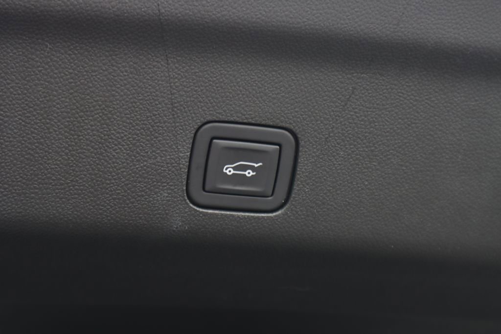 Certified 2023 GMC Yukon Denali Ultimate w/ LPO, Floor Liner Package image 31
