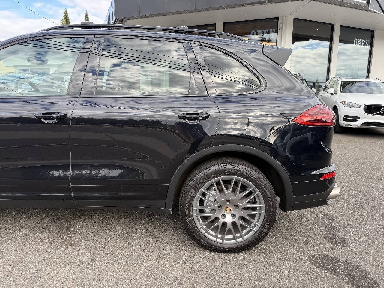 Used 2016 Porsche Cayenne S AWD/4WD image 12