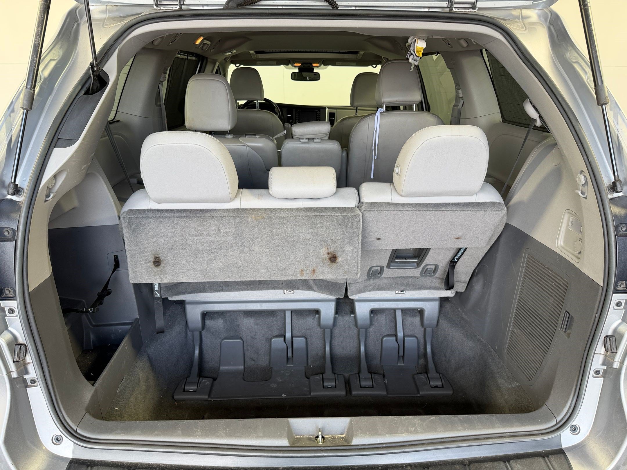 Used 2018 Toyota Sienna XLE w/ XLE Navigation Package FWD image 22