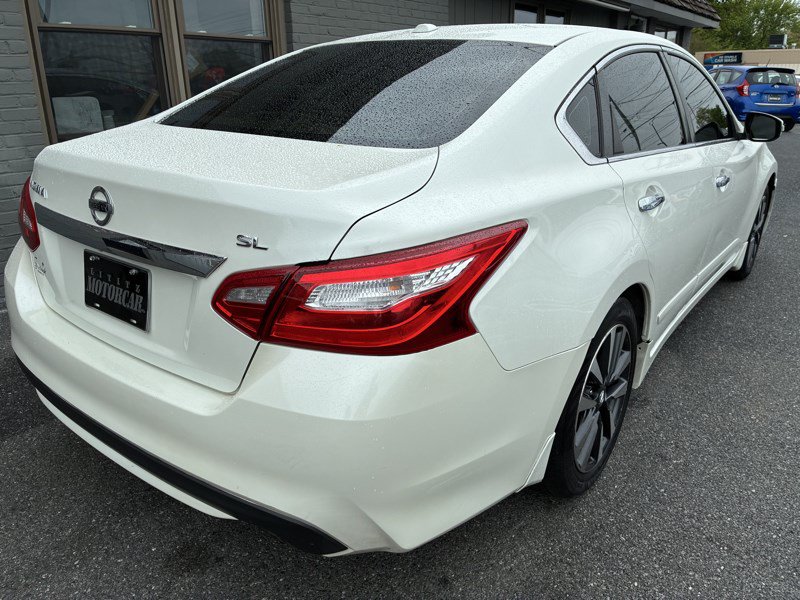 Used 2016 Nissan Altima 2.5 SL w/ Moonroof Package FWD image 6