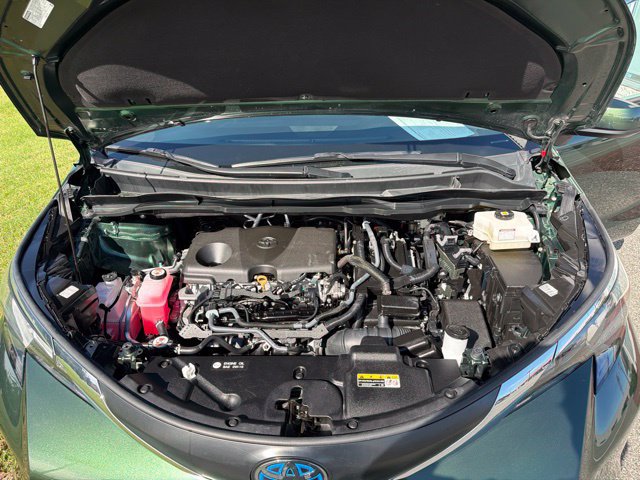 Used 2025 Toyota Sienna XLE FWD image 24
