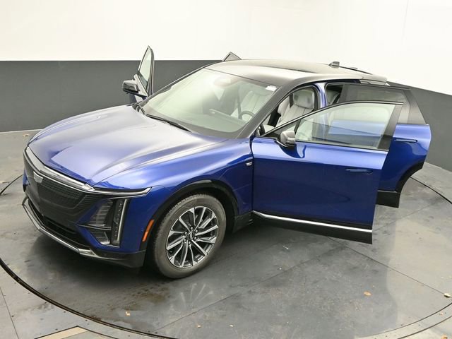 New 2025 Cadillac Lyriq Sport image 59
