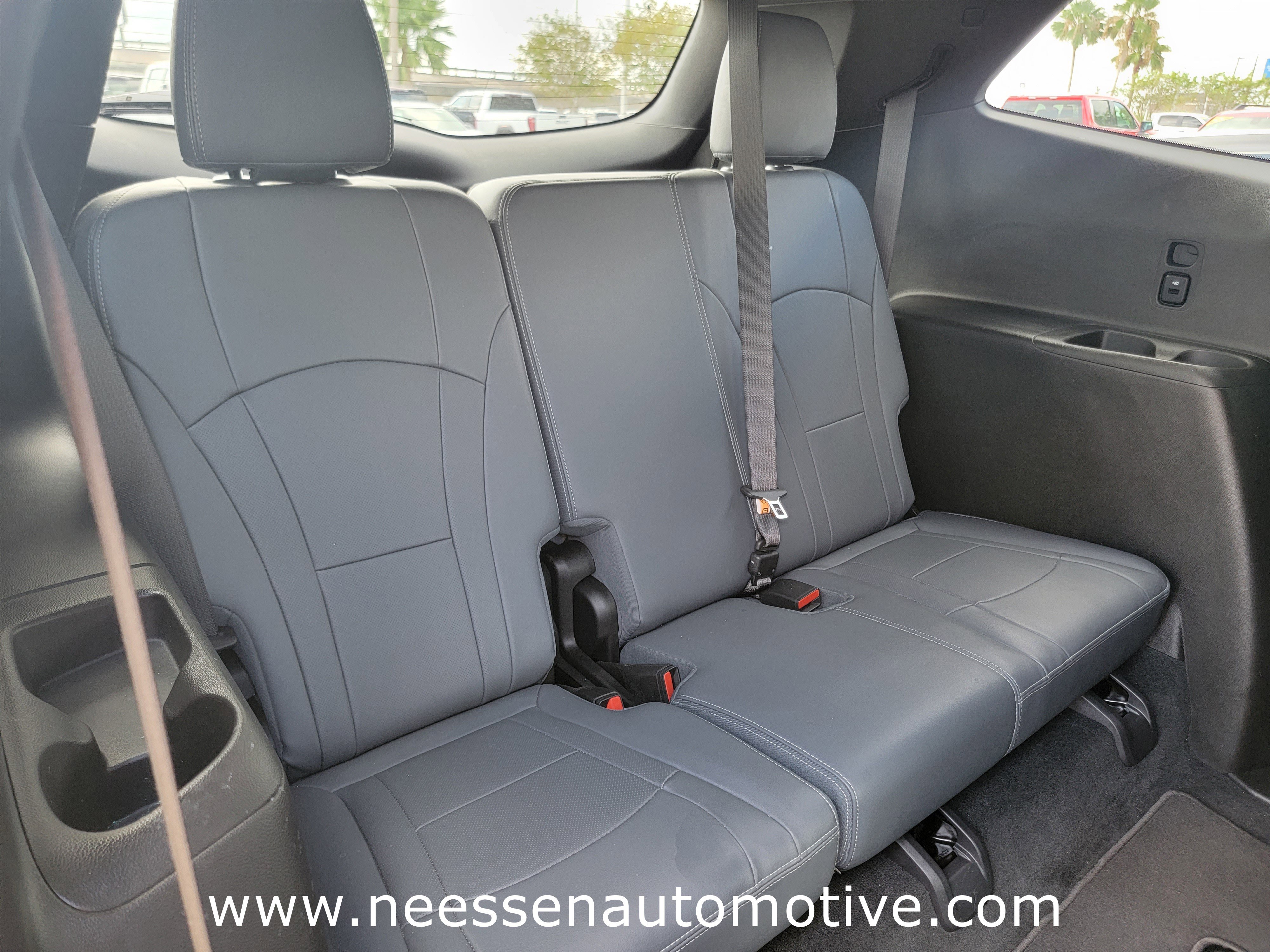 Used 2023 Buick Enclave Essence image 13