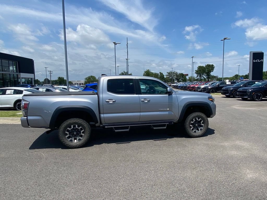 Used 2020 Toyota Tacoma TRD Off-Road w/ Technology Package RWD image 9