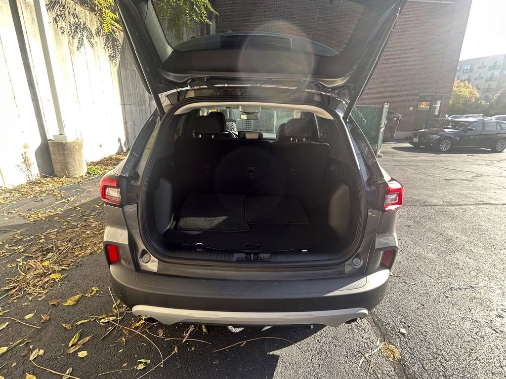 Used 2023 Ford Escape Platinum image 7