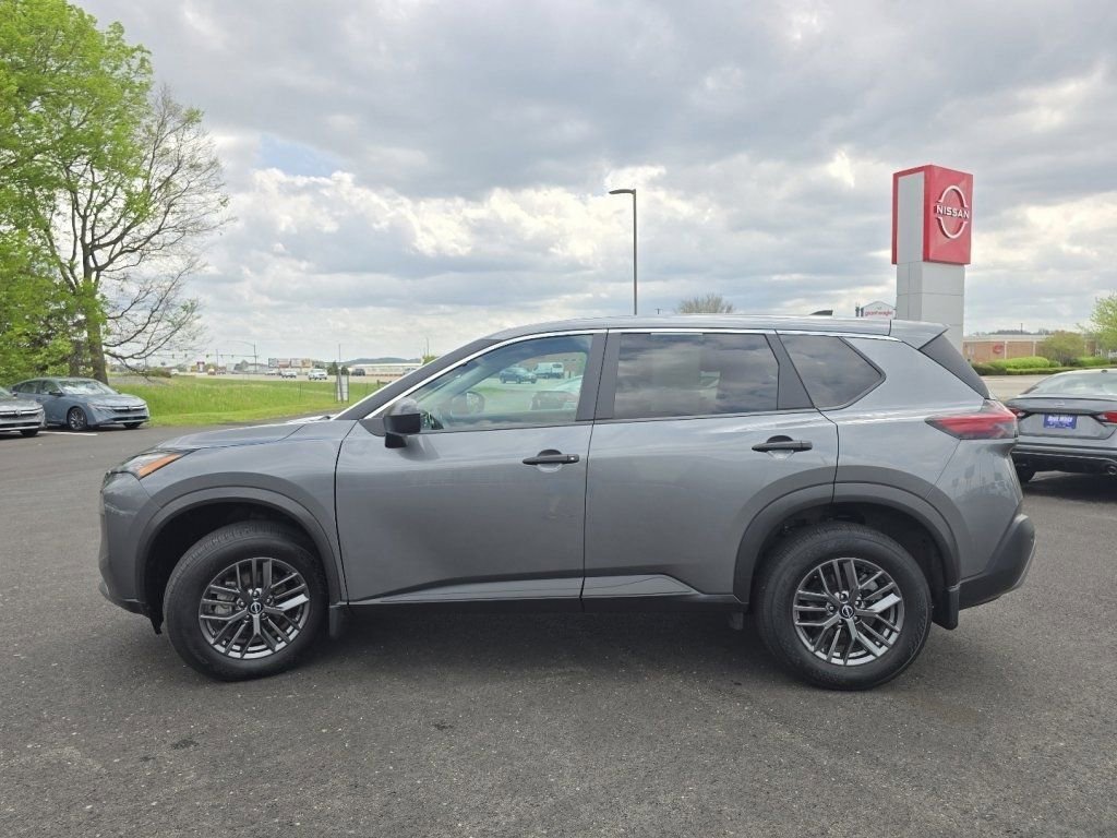 Used 2023 Nissan Rogue S AWD/4WD image 8