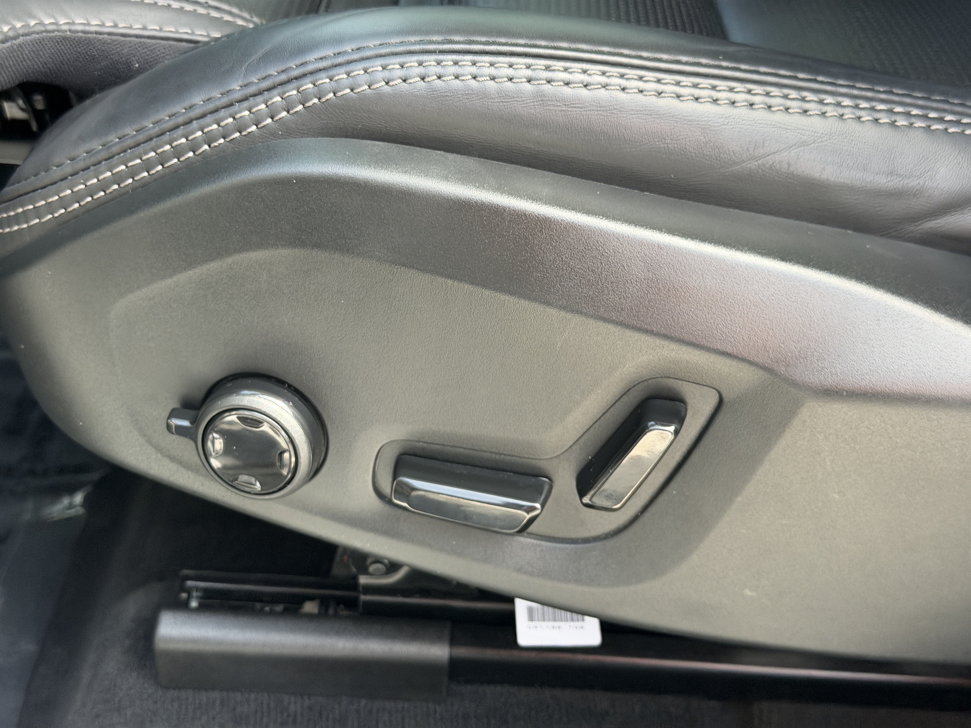 Certified 2023 Volvo XC60 B5 Ultimate w/ Climate Package FWD image 20