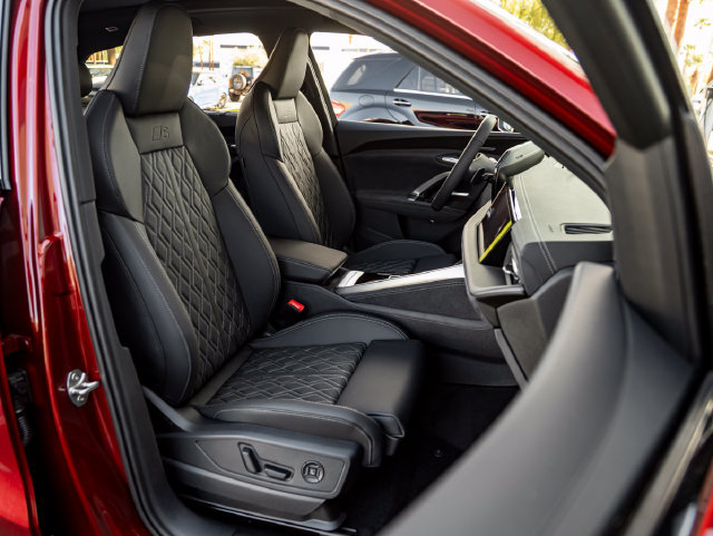 New 2026 Audi SQ5 Prestige AWD/4WD image 36