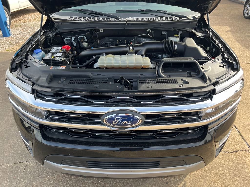 Used 2023 Ford Expedition Limited image 18