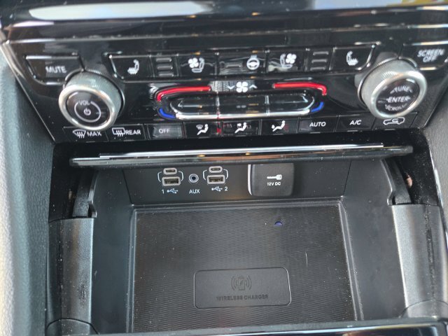 Used 2024 Jeep Grand Cherokee Summit w/ Adv Protech Group IV AWD/4WD image 17
