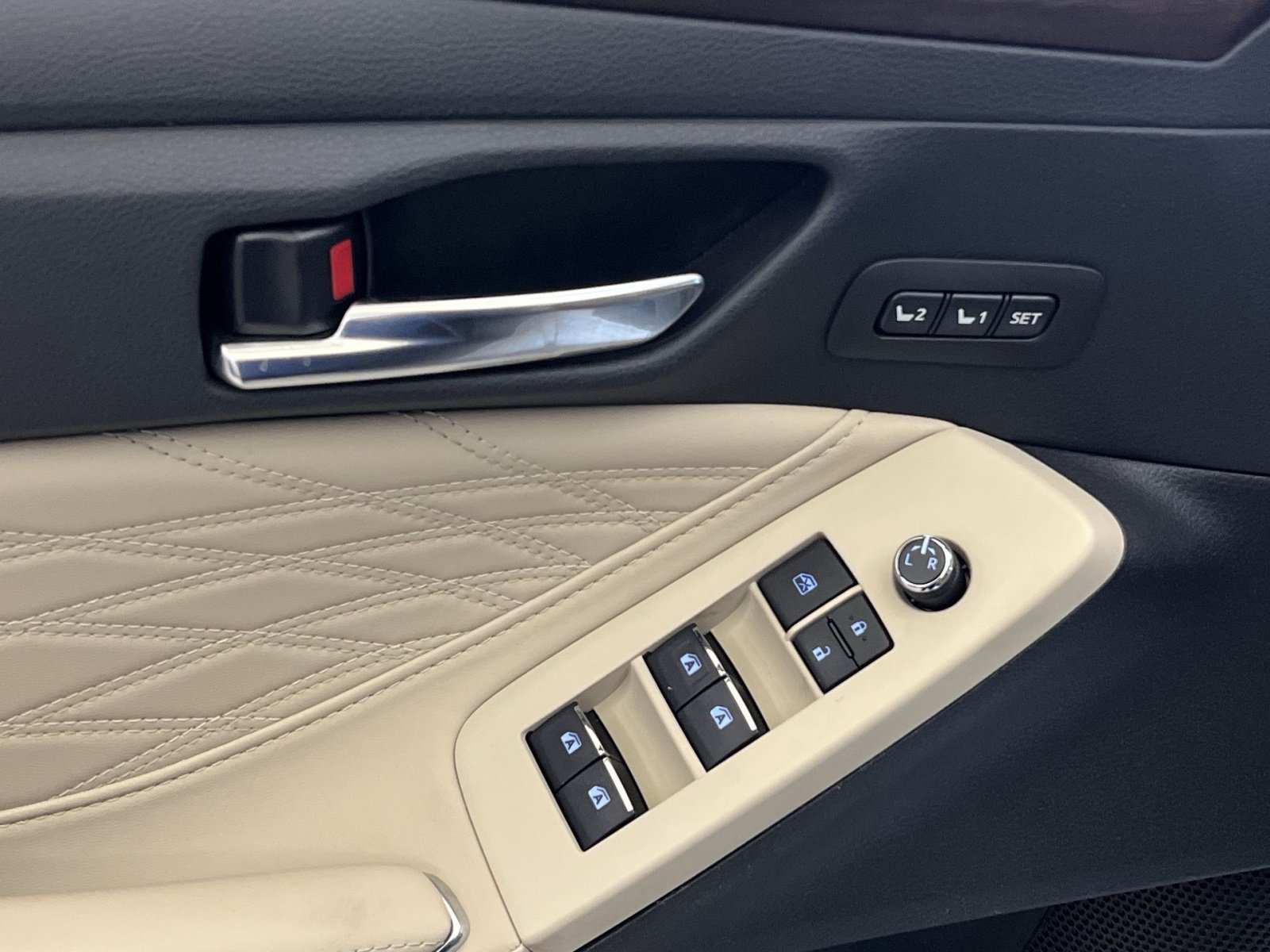Used 2020 Toyota Avalon Limited w/ Advanced Safety Package FWD image 14