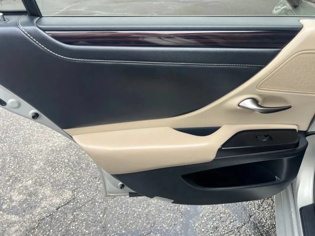 Used 2020 Lexus ES 350 w/ Premium Package FWD image 24