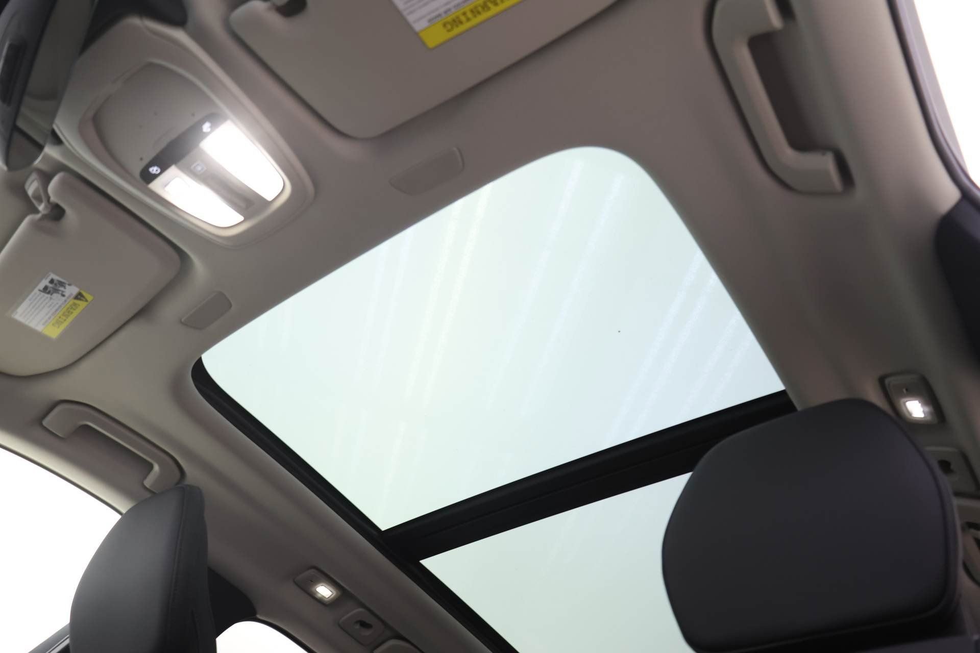 New 2026 Volvo XC60 T8 Plus w/ Protection Package Premier image 15