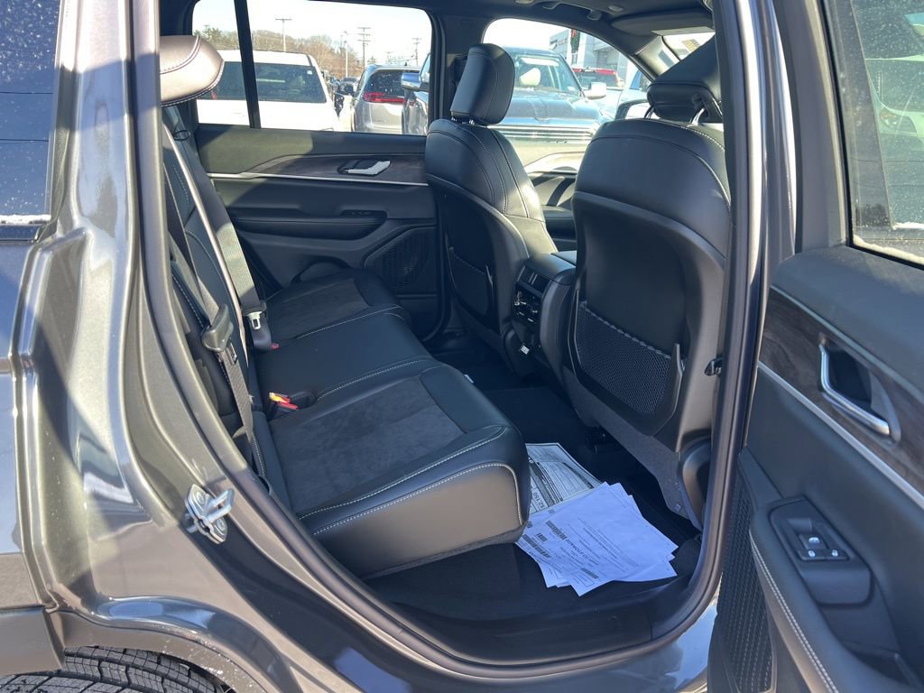 New 2026 Jeep Grand Cherokee Laredo image 13