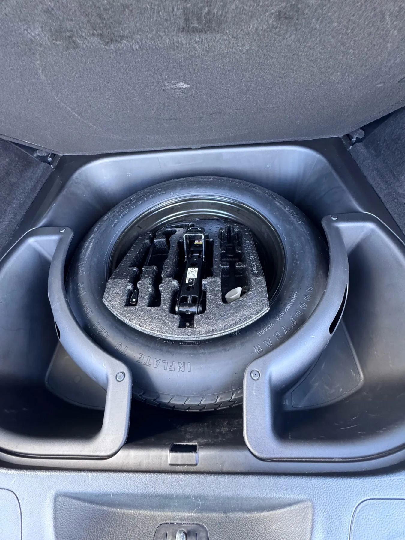 Used 2018 Jeep Grand Cherokee Altitude image 26