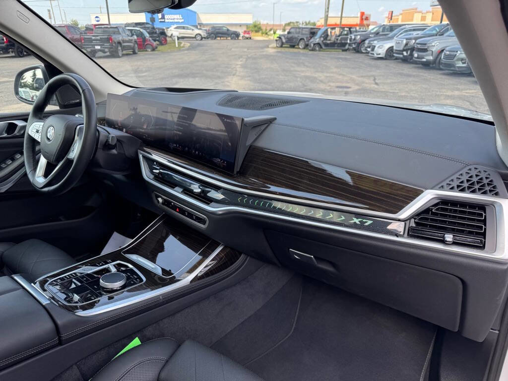 Used 2024 BMW X7 xDrive40i image 65