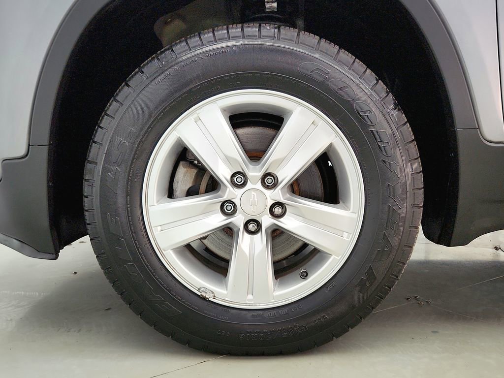 Used 2020 Chevrolet Trax LS image 31