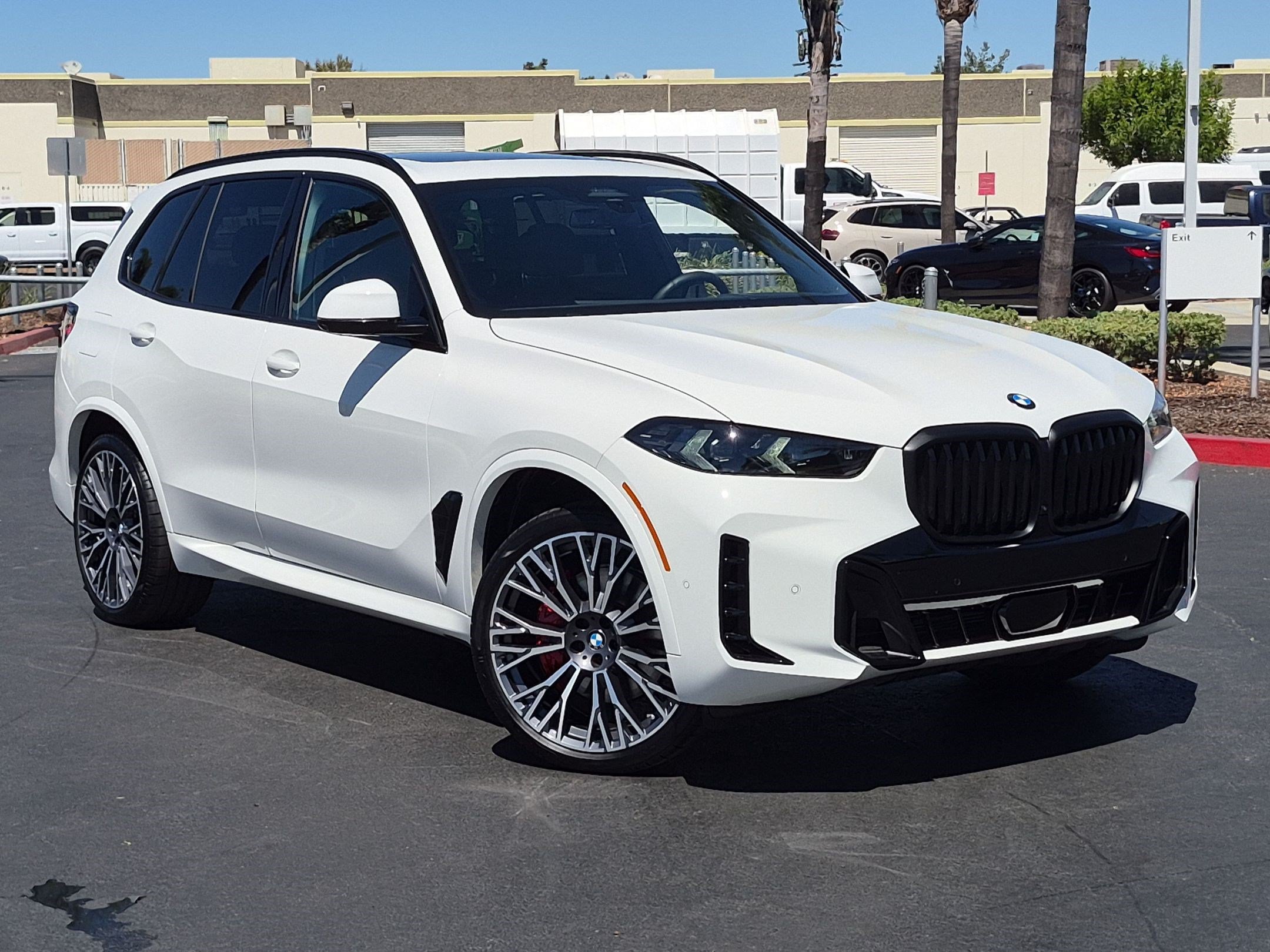 Used 2026 BMW X5 xDrive40i w/ M Sport Package AWD/4WD image 2