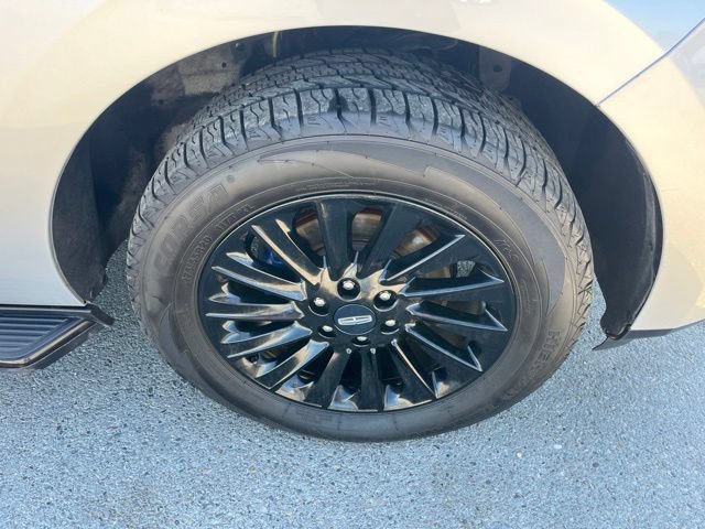 Used 2019 Lincoln Navigator Premiere AWD/4WD image 16