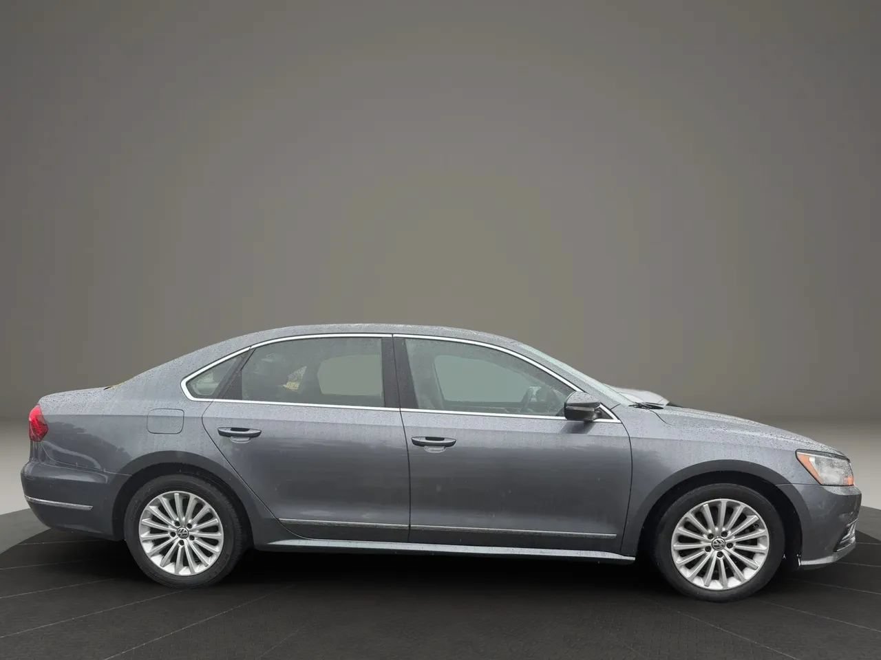 Used 2017 Volkswagen Passat 1.8T SE FWD image 4