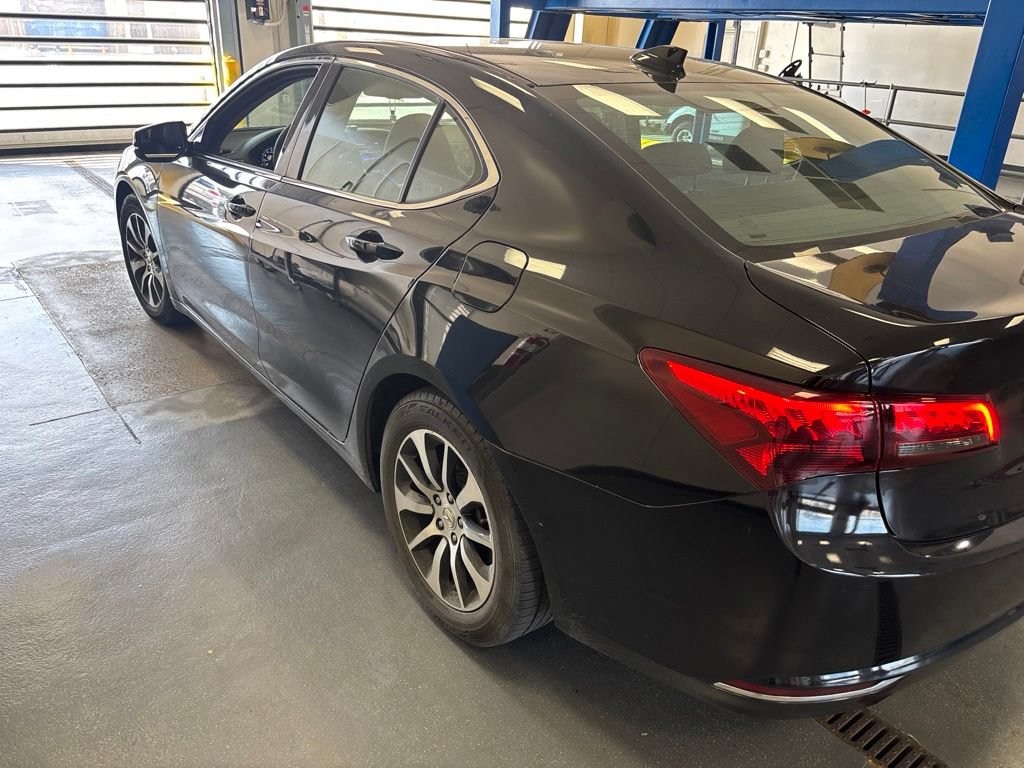 Used 2017 Acura TLX FWD image 8