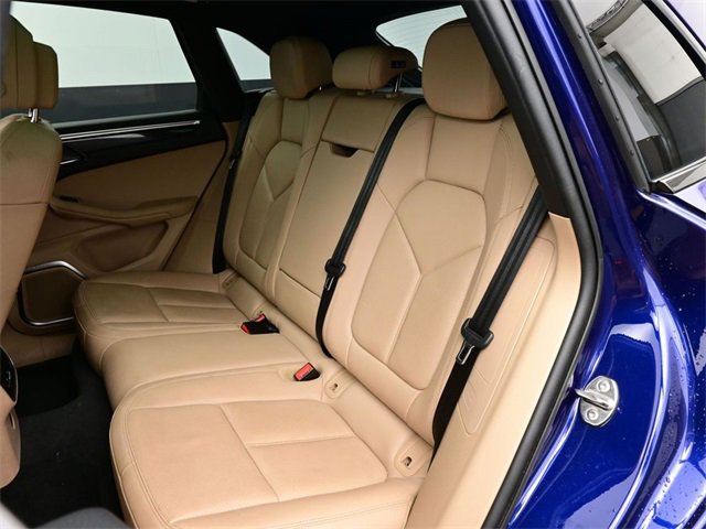 Certified 2023 Porsche Macan S image 18