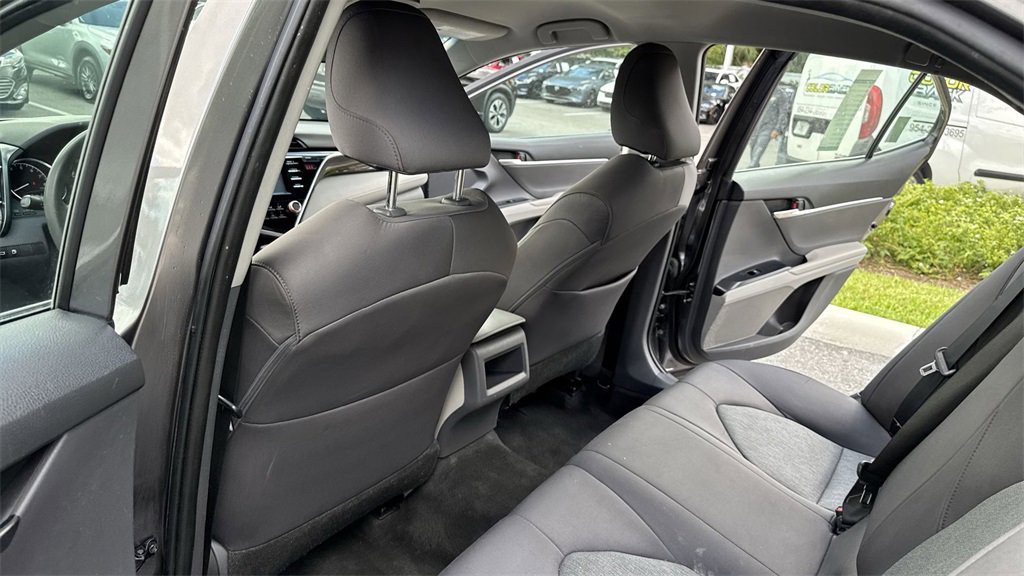 Used 2018 Toyota Camry L image 35