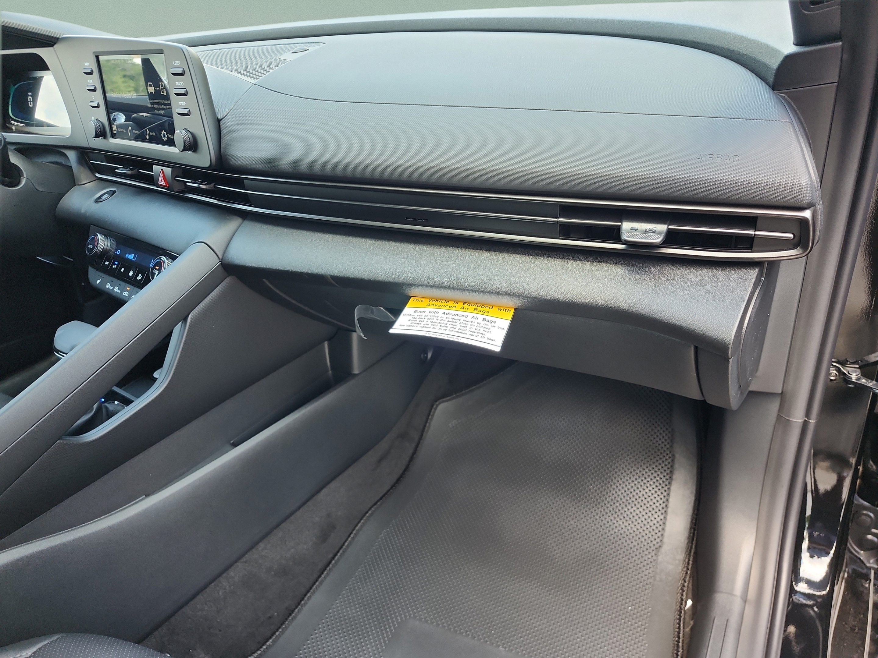 New 2026 Hyundai Elantra SEL Sport FWD image 19