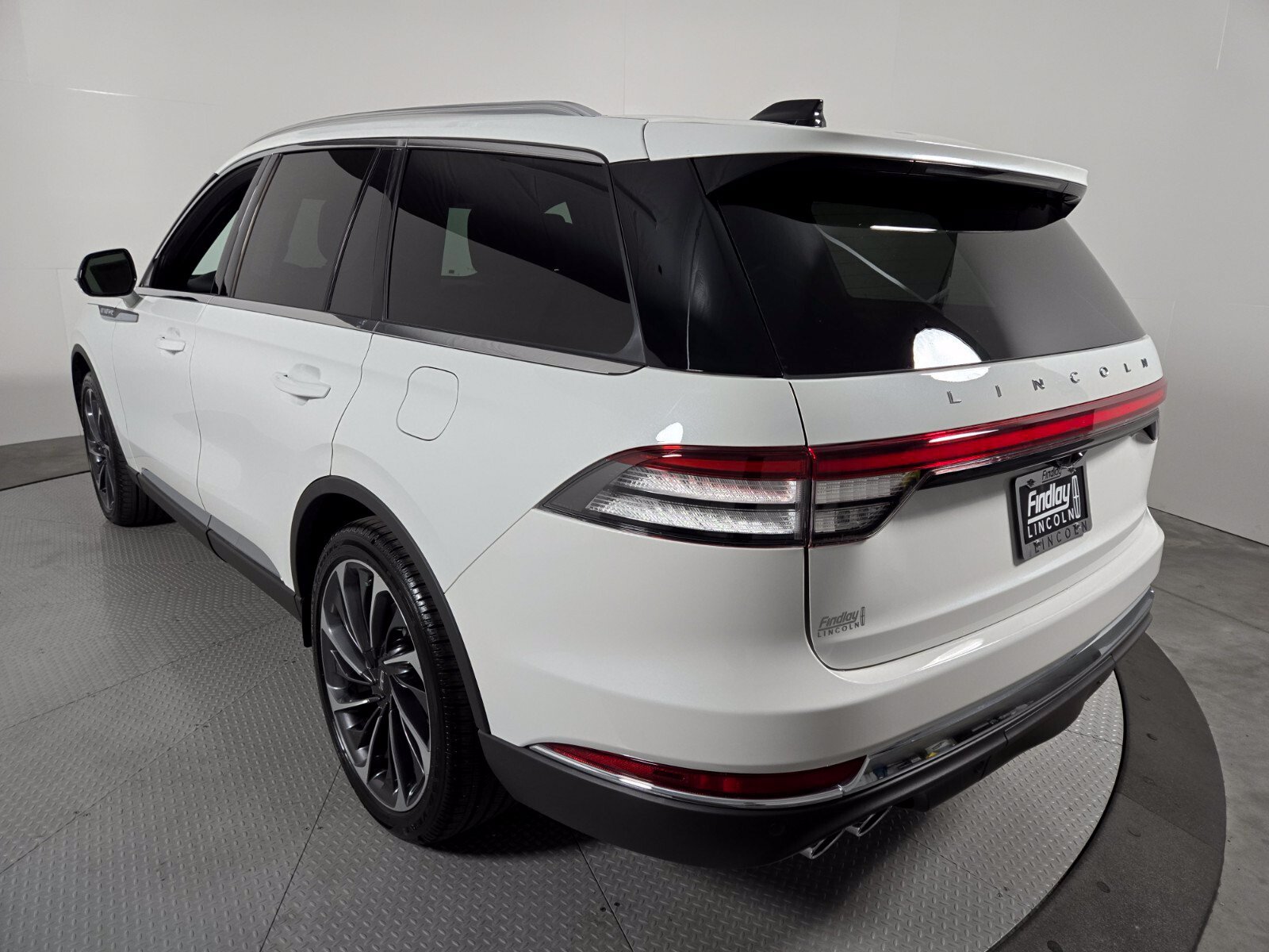 New 2026 Lincoln Aviator Reserve w/ Luxury Package RWD image 7