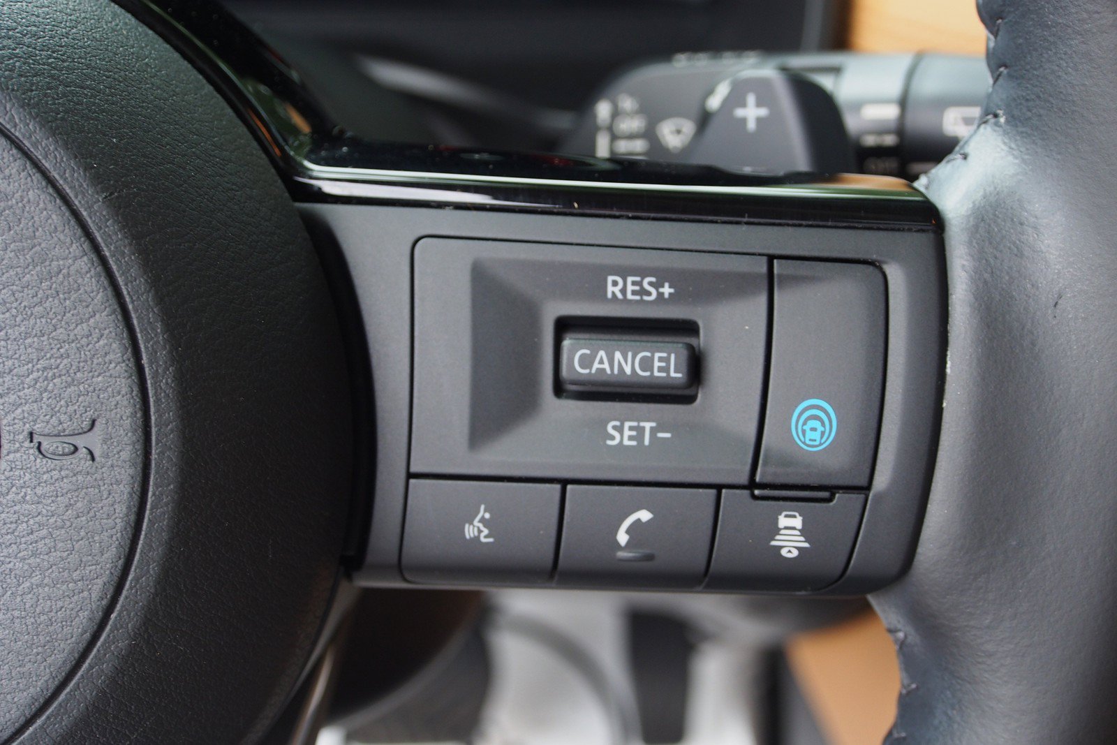 Used 2023 Nissan Rogue Platinum AWD/4WD image 24