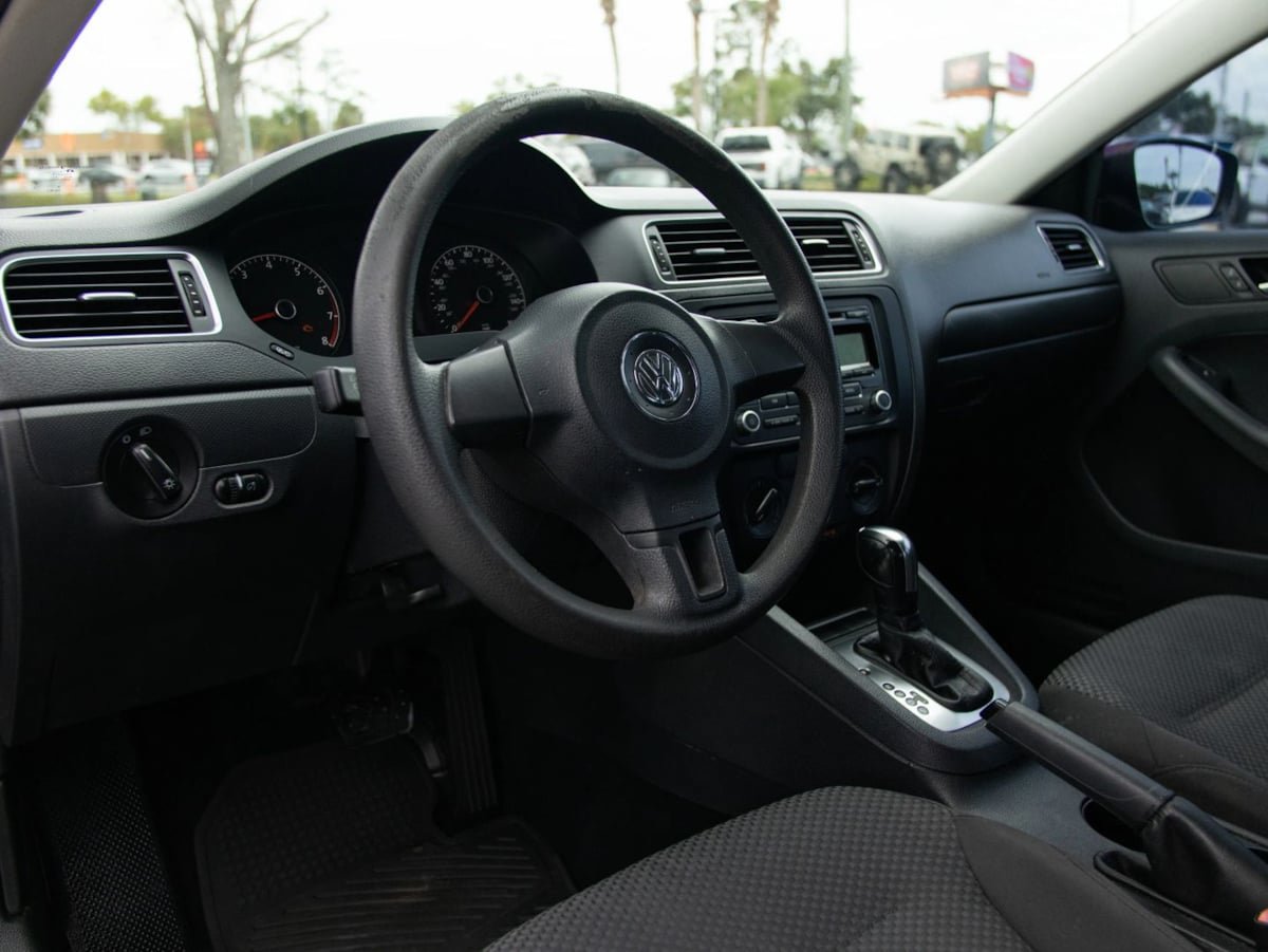 Used 2013 Volkswagen Jetta S FWD image 11