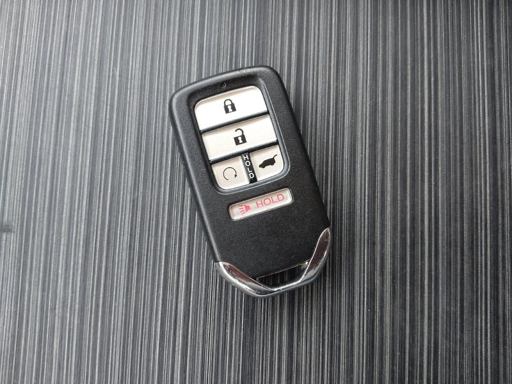 Used 2016 Honda Pilot Touring image 32