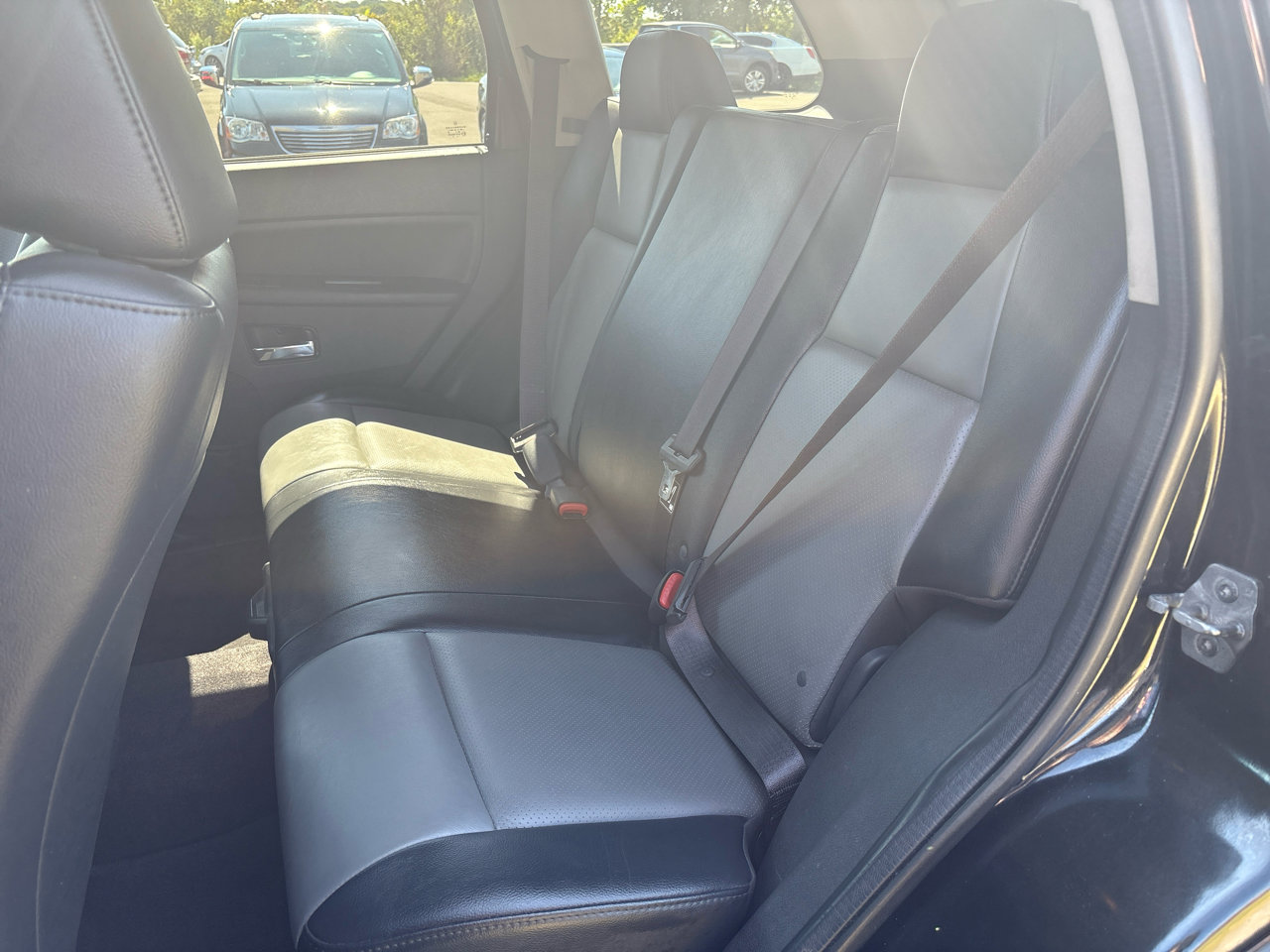 Used 2009 Jeep Grand Cherokee Laredo image 14