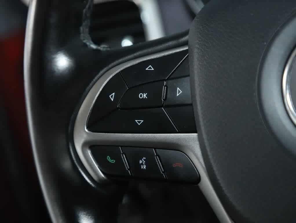 Certified 2020 Jeep Grand Cherokee Laredo AWD/4WD image 21