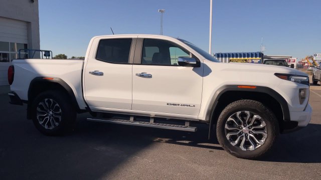 Used 2026 GMC Canyon Denali AWD/4WD image 3