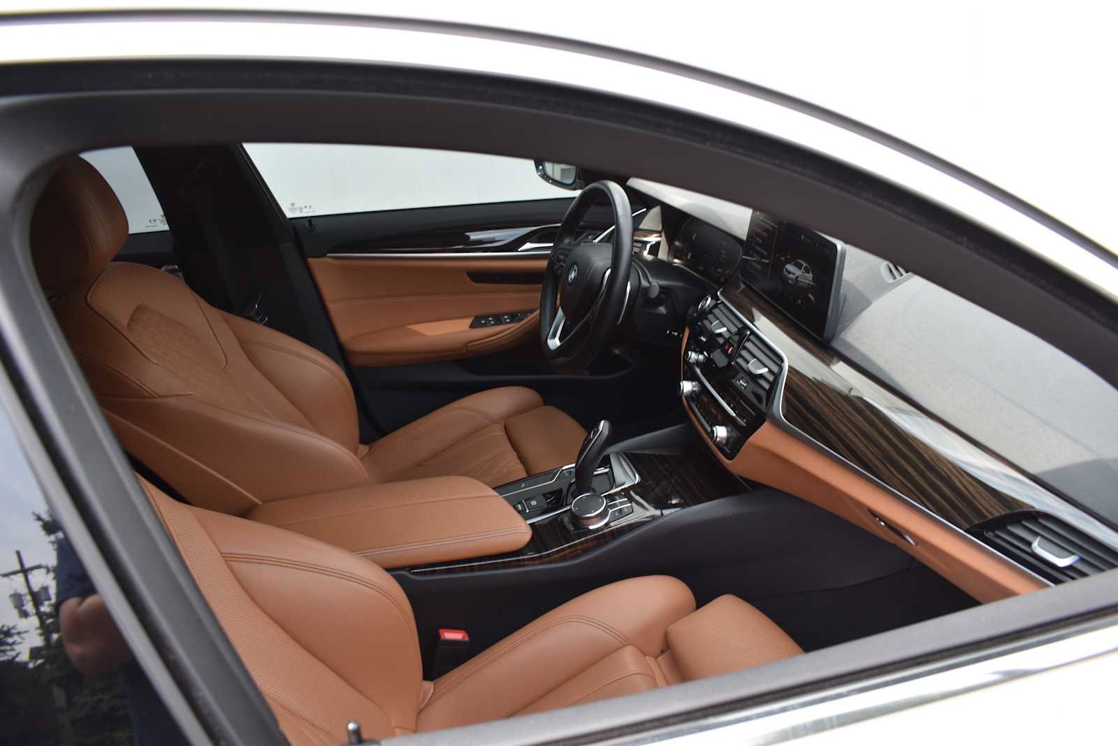 Used 2023 BMW 530i xDrive w/ Convenience Package AWD/4WD image 7