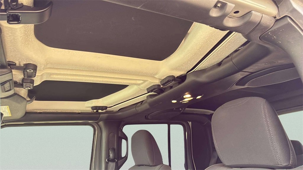 Used 2023 Jeep Gladiator Rubicon w/ Trailer Tow Package image 4