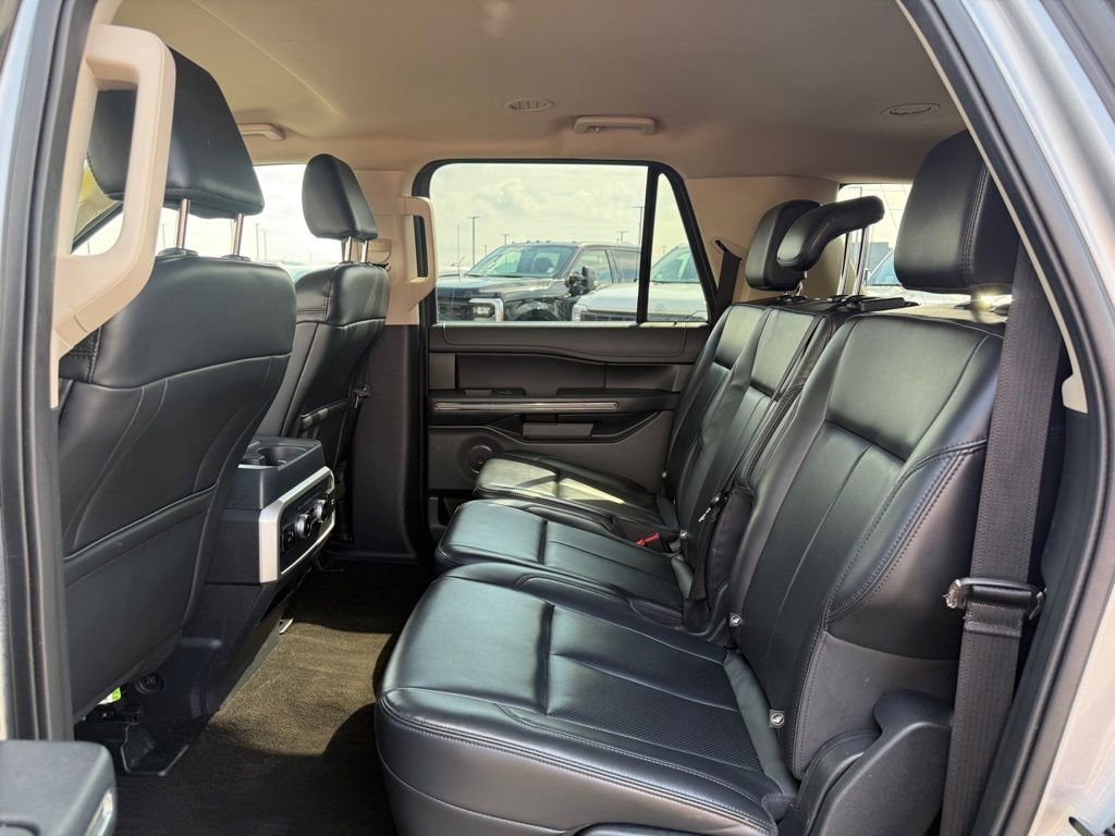 Used 2023 Ford Expedition Max XLT image 10