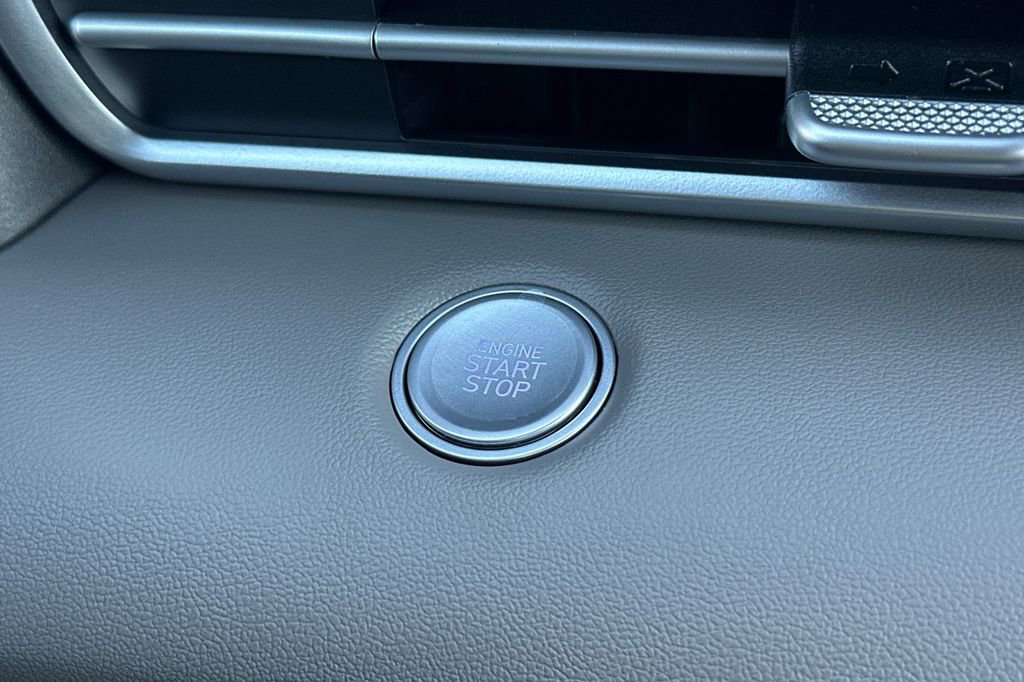 New 2026 Hyundai Elantra Hybrid FWD image 18
